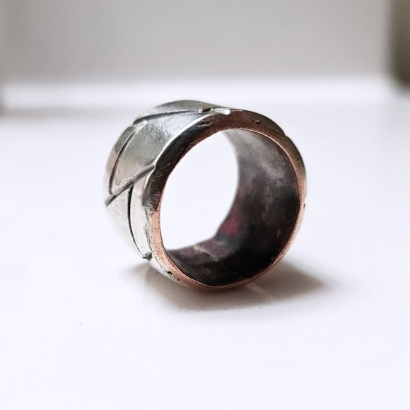 Silver ring - Picture 1 of 7